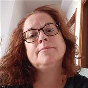 Sono un'insegnante di scuola primaria e insegno italiano anche agli stranieri